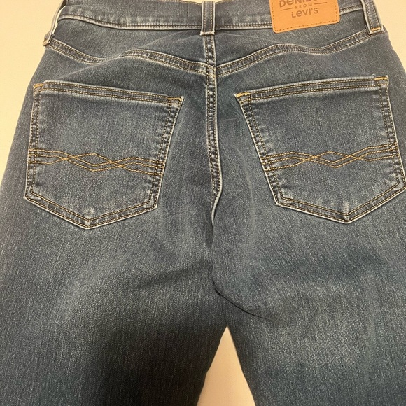 EUC DENIZEN® from Levi's® Men's 216™ Slim Fit Jeans 28/30" Inseam (A) - Picture 9 of 10